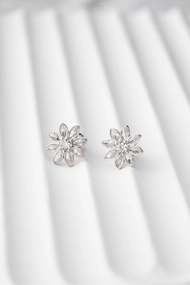 925 Ayar Gümüş Beyaz Taşlı Lotus Küpe